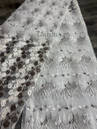 Perdea din tulle cu broderie Brawn+alb , model flori, gata făcută cu tiv și rejansă C1594 [1]