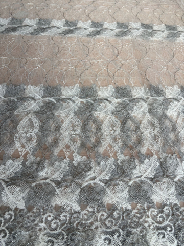 Perdele 4 M - Perdea din tulle cu broderie Gri+alb, Model Frunze  4M x 2.5h