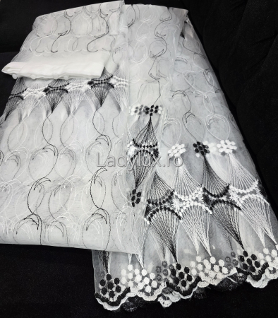 Perdele - Perdea din tulle cu broderie neagră, gata făcută cu tiv și rejansă C1331