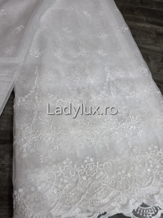 Perdele 3M - Perdea din tulle cu broderie Alba model crenguta , gata făcută cu tiv și rejansă C1460