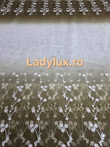 Perdele 3M - Perdea din tulle umbre Verde Kaki cu broderie Alba 3 M - Model Floricele
