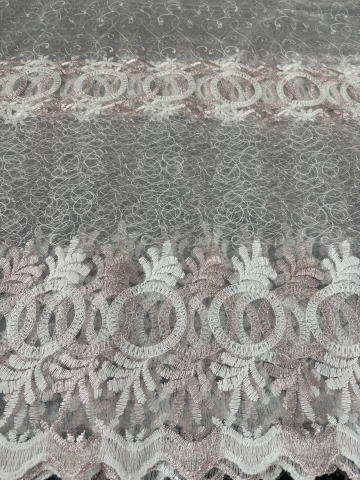Perdele 3M - Perdea Alba cu broderie Roz Pal Model Imperial - gata cusuta cu tiv si rejansa - 3.5M x 2,5