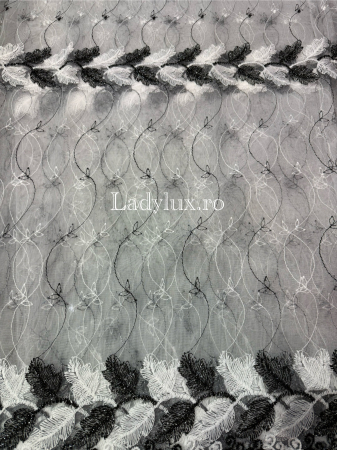 Perdea alba cu broderie Neagra cu insertii – gata cusuta cu tiv si rejansa - rafinament și strălucire discretă [1]