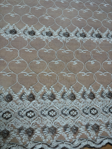 Perdele 3M - Perdea Tull Alb Cu Broderie Maro Model LUXY Cu Tiv si Rejansa 3M x 2.5h