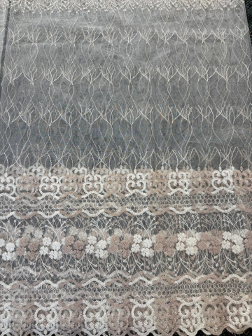 Perdele 3M - Perdea Tull Ivoar cu Broderie Alb+ Sampanie Model Fagure - Gata Cusuta cu Tiv si Rejansa - 3M