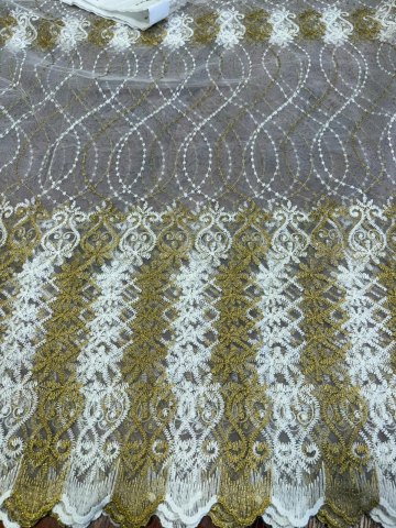 Perdele 3M - Perdea Tulle Broderie Alb+Auriu - Cu Tiv si Rejansa Model Fulgi 4M x 2.5h