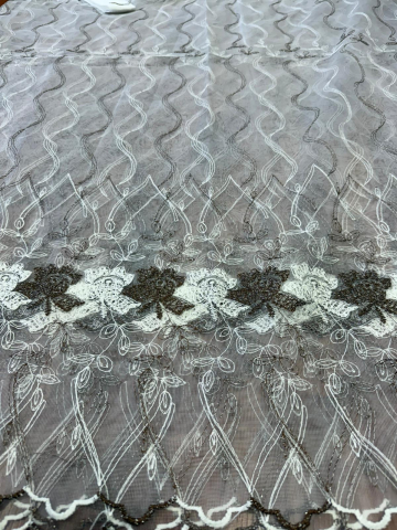 Perdele 4 M - Perdea Tulle Broderie Alb+Maro - Cu Tiv si Rejansa Model Trandafir Maro 4M x 2.5h