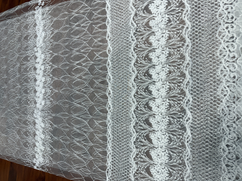 Perdele 3M - Perdea Tulle Broderie Alb Model Fagure Alb -  Cu Tiv si Rejansa - 3M x 2,5h