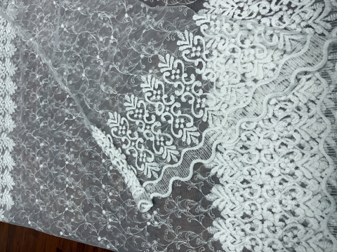 Perdele 3M - Perdea Tulle Broderie Alb Model Baroc Mic -  Cu Tiv si Rejansa - 3M x 2,5h