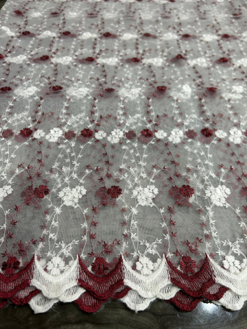 Perdele 3M - Perdea Tulle cu Broderie Alb+Bordo Model Arcaflora  - Cu Tiv si Rejansa - 3M x 2.5 h