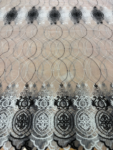 Perdele 4 M - Perdea Tulle cu Broderie Alb+Negru, Model baroc 4M x 2.5h Cu Tiv si Rejansa