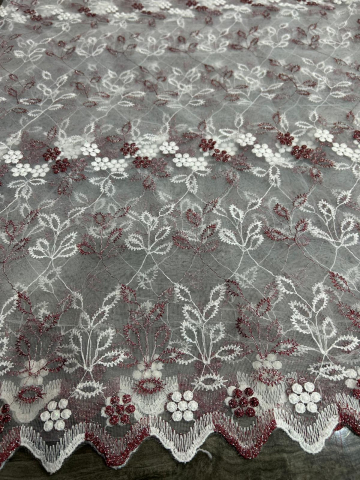 Perdele 3M - Perdea Tulle cu Broderie Alb+Bordo Model Ciorchine  - Cu Tiv si Rejansa - 3M x 2.5 h