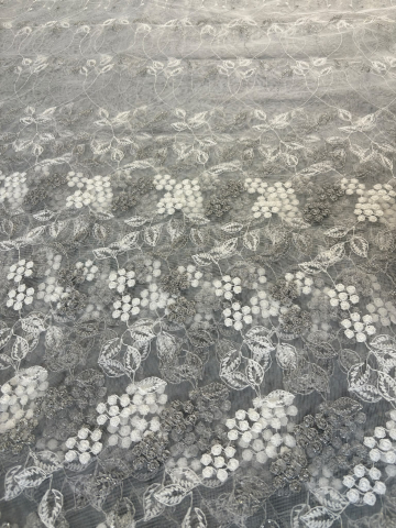 Perdele 4 M - Perdea Tulle cu Broderie Alba+Gri- Model Ciorchine - Cu Tiv si Rejansa - 4M x 2.5h