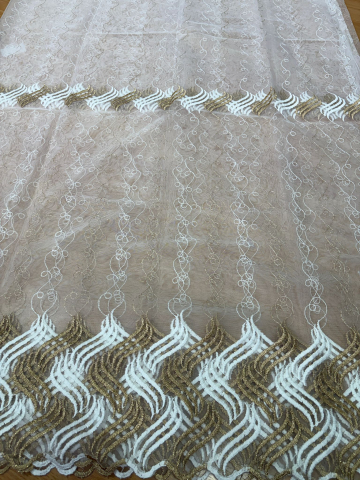 Perdele 4 M - Perdea Tulle cu Broderie Aurie Model Spirala- gata cusuta cu tiv si rejansa - 4M x 2.5h