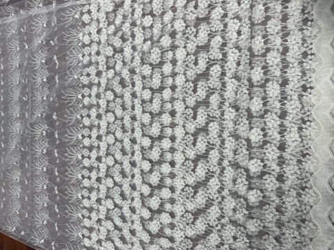 Perdele 3M - Perdea Tulle Ivoar Broderie Ivoar - Cu Tiv si Rejansa Model Flori Marunte 3M x 2.5h