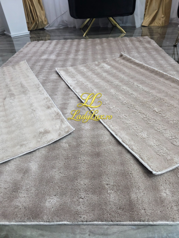 Covor 140x200 + 2 pui - Set Covor cu Pui Model Vitrine Capucino  1x 140x200 cm  + 2x 60x100 cm