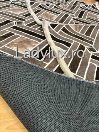 Covor 140x200 + 2 pui - Set covoare antiderapante Maro cu model stil parchet– 1 covor mare(140X200CM) + 2 pui(60X100)