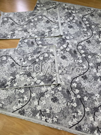 Home&Deco - Set covoare antiderapante Gri cu flori– 1 covor mare(140X200CM) + 2 pui(60X100)-C1358