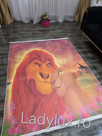Lion King - Covor Subțire din Poliester cu Antiderapant – 140x180 cm [1]