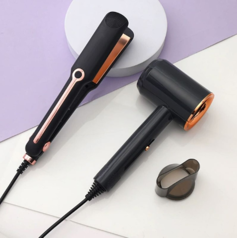 Set complet de styling – Uscator de par cu viteze reglabile + placa de indreptat parul multifunctionala, perfecta pentru acasa si calatorii.; Obtineti coafura perfecta acasa cu acest set 2 in 1, care  [1]