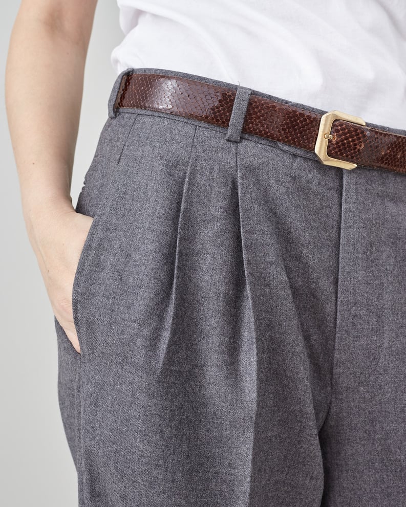 Cum să alegi perechea ideală de pantaloni de damă din stofă de lână