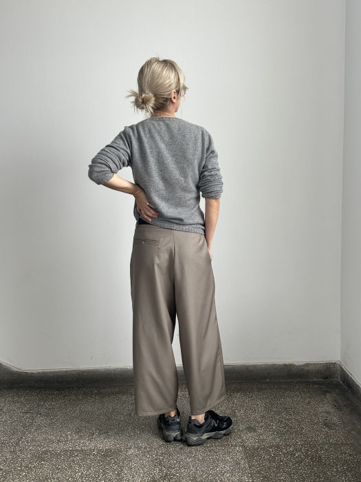 Pantaloni damă bufanti, stofa de lana 100% [5]