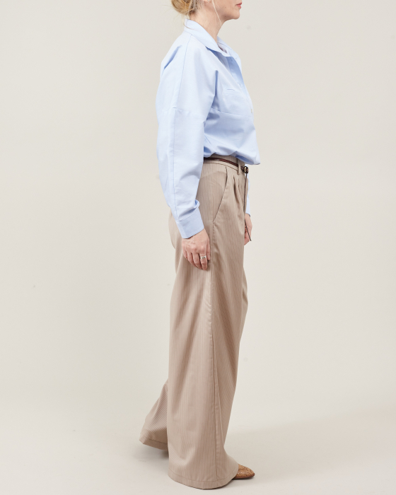 Pantaloni de damă office largi din stofă subțire de lână bej cu dungi fine [6]