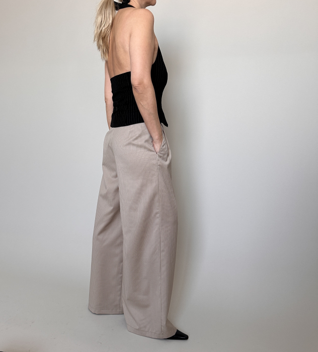 Pantaloni de damă office largi din stofă subțire de lână bej cu dungi fine [2]