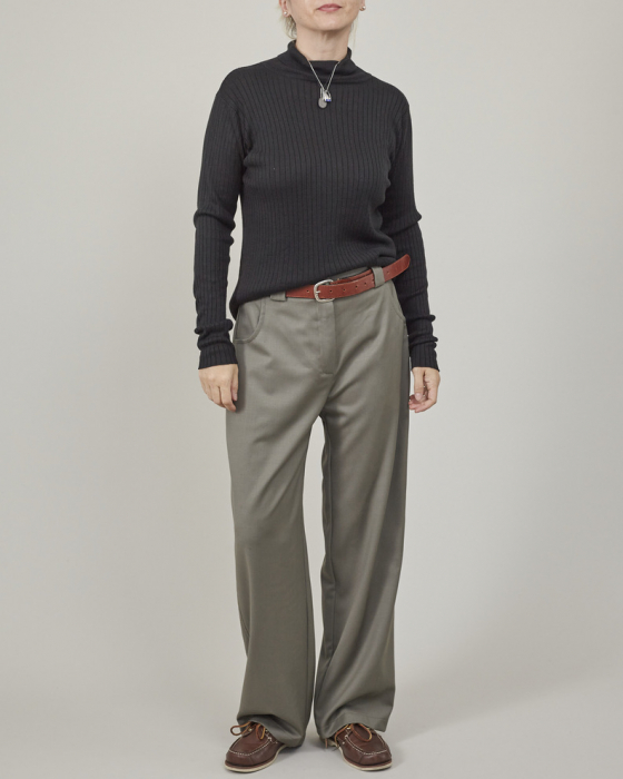 Pantaloni de damă drepți, lejeri, din stofă de lână kaki [1]