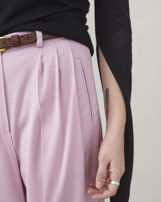 pantaloni dama din stofa de lana roz, la dunga, cu pliuri [4]