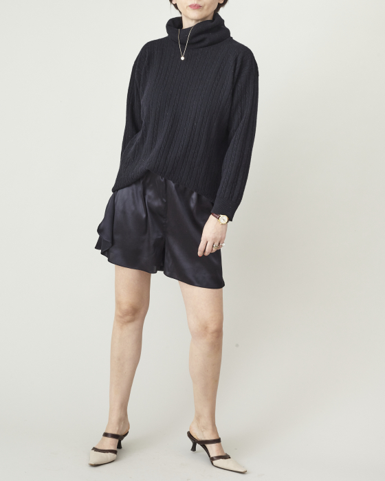 Pantaloni scurți damă eleganți din satin de mătase naturală negri și albi [1]