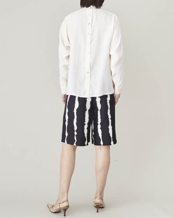 Pantaloni de damă scurți eleganti din mătase naturală [6]