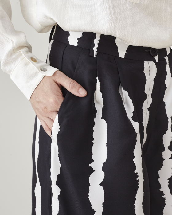 Pantaloni de damă scurți eleganti din mătase naturală [8]