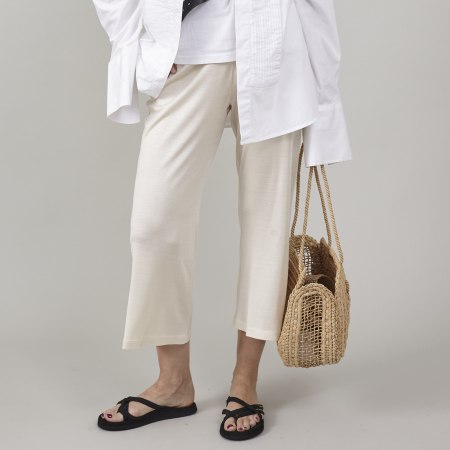 Pantaloni capri evazati din jerse de matase naturala [5]