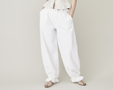 Pantaloni Damă Albi Tip Șalvari – Largi, Lejeri, Bumbac Natural, cu Dantelă și Volane [1]