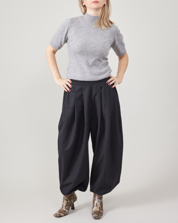Pantaloni tip balon, largi, din stofă de lână [6]