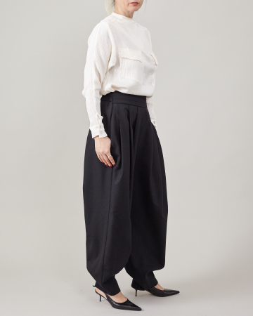 Pantaloni tip balon, largi, din stofă de lână [2]