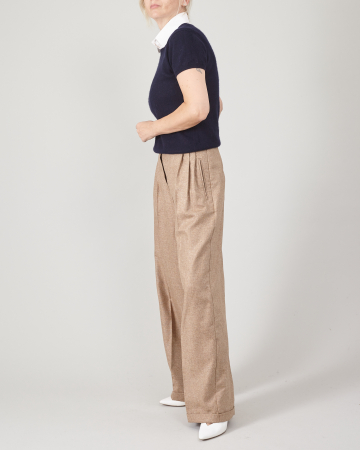 Pantaloni bej largi, plisați, din stofă de lână-mătase [1]