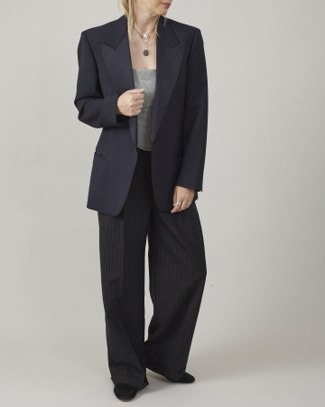 Pantaloni negi cu dungi, la dungă [3]