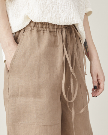 Pantaloni scurti dama din tesatura de in model relaxat pentru vacanta [3]