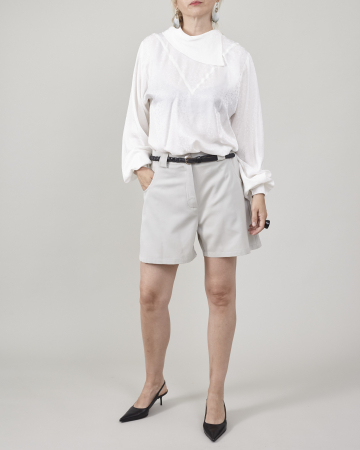 Toți pantalonii - Pantaloni de damă scurți eleganti din stofa de lana