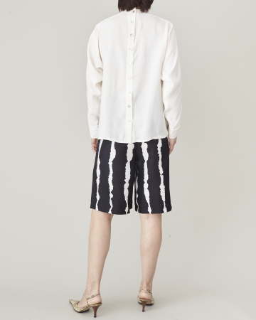 Pantaloni de damă scurți eleganti din mătase naturală [5]