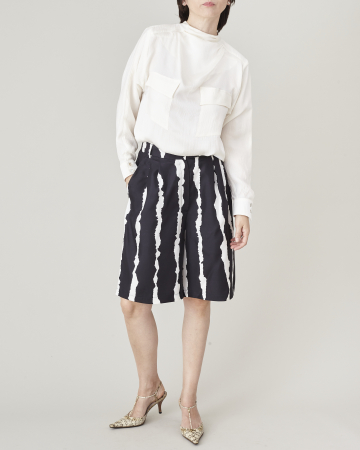 Pantaloni de damă scurți eleganti din mătase naturală [1]