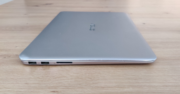 Laptop Second Hand Asus UX305CA - 13.3inch FHD Intel M3-6Y30 4GB RAM 120GB SSD Windows 10 Refurbished [5]