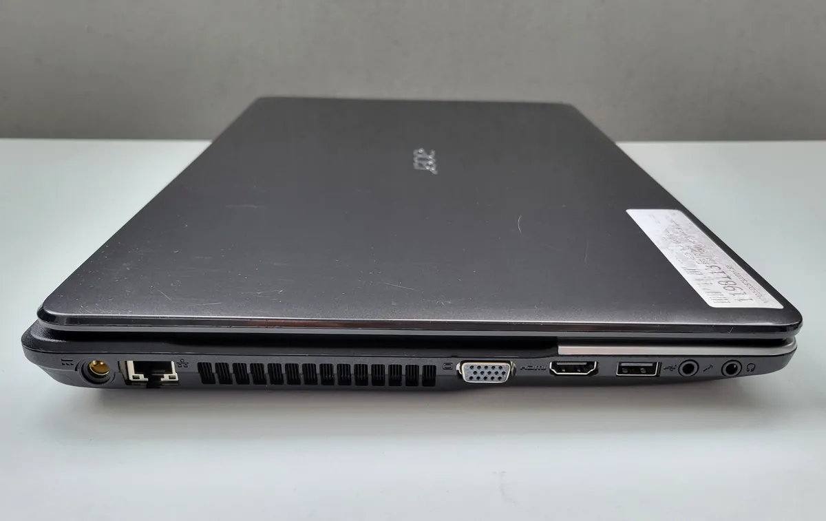 Laptop Second Hand Acer Aspire E1-571 - 15.6inch Intel I3-2348M 6GB RAM 120GB SSD Windows 10 Refurbished [10]