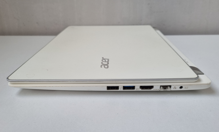 Laptop Second Hand Acer V3-371 - 13.3inch Intel i3 4005U 4GB RAM 240GB SSD Windows 10 Refurbished [10]