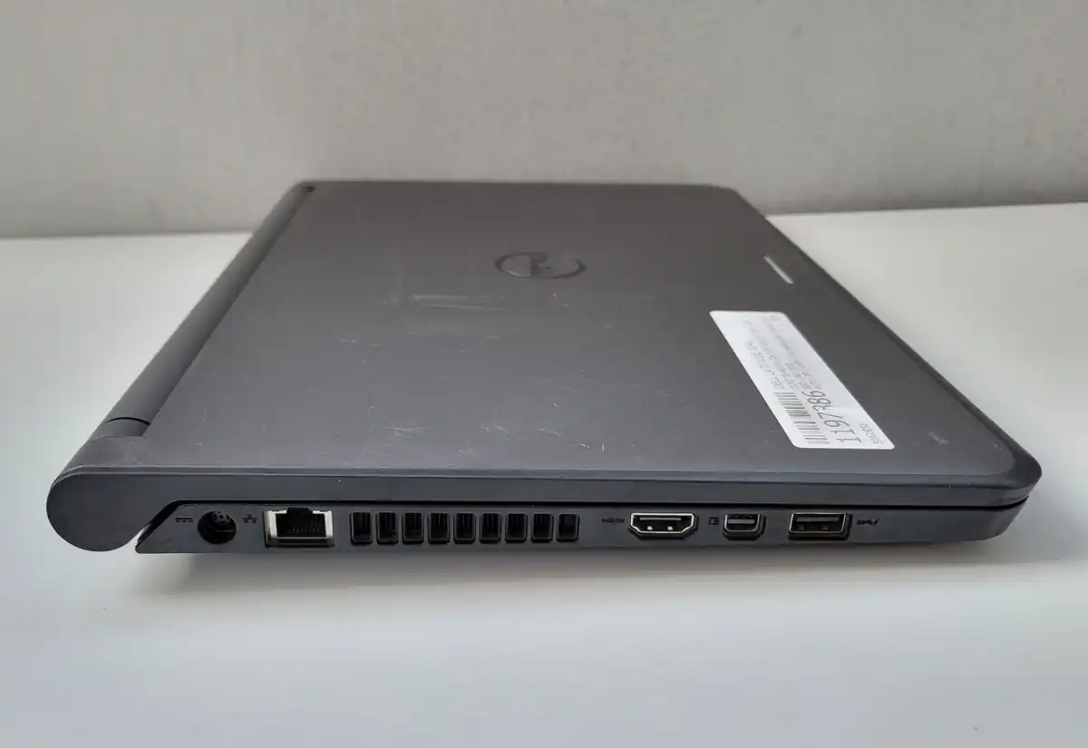 Laptop Second Hand Dell Latitude 3340 - 13.3inch Intel I3-4030U 8GB RAM 128GB SSD Windows 10 Refurbished [10]