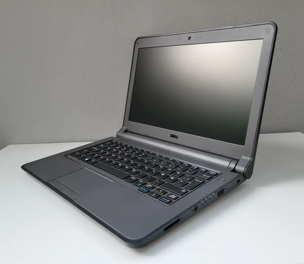 Laptop Second Hand Dell Latitude 3340 - 13.3inch Intel I3-4030U 8GB RAM 128GB SSD Windows 10 Refurbished [7]