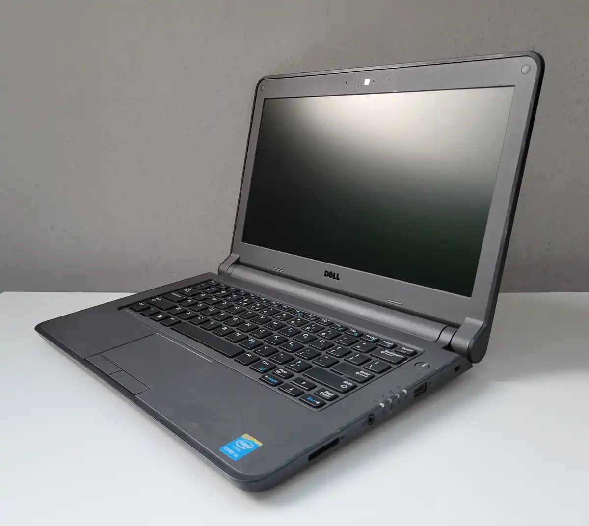 Laptop Second Hand Dell Latitude 3350 - 13.3inch Intel I5-5200U 8GB RAM 128GB SSD Windows 10 Refurbished [7]