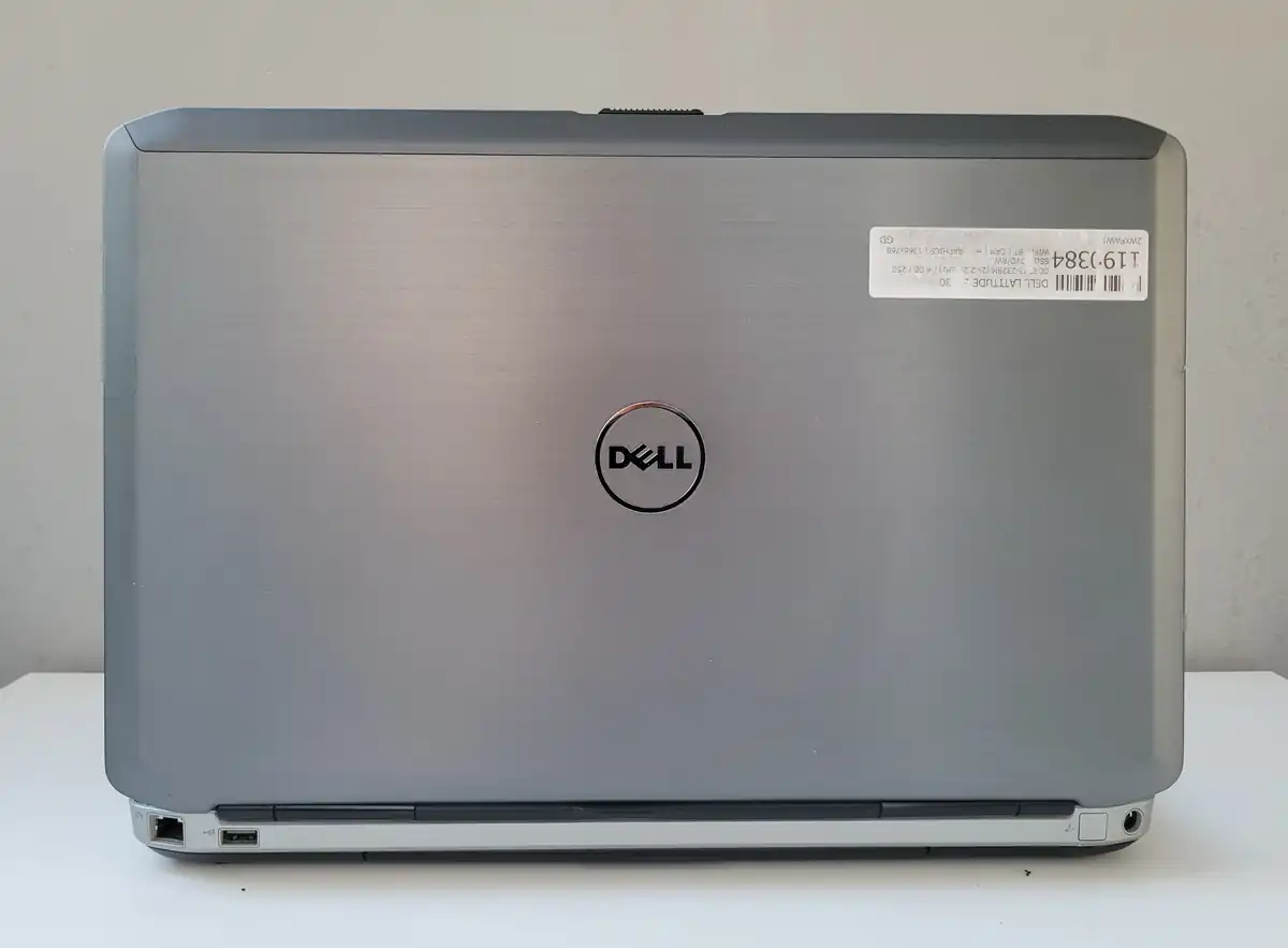 Laptop Second Hand Dell Latitude E5530 - 15.6inch Intel I3-2328M 4GB RAM 250GB SSD Windows 10 Refurbished [8]